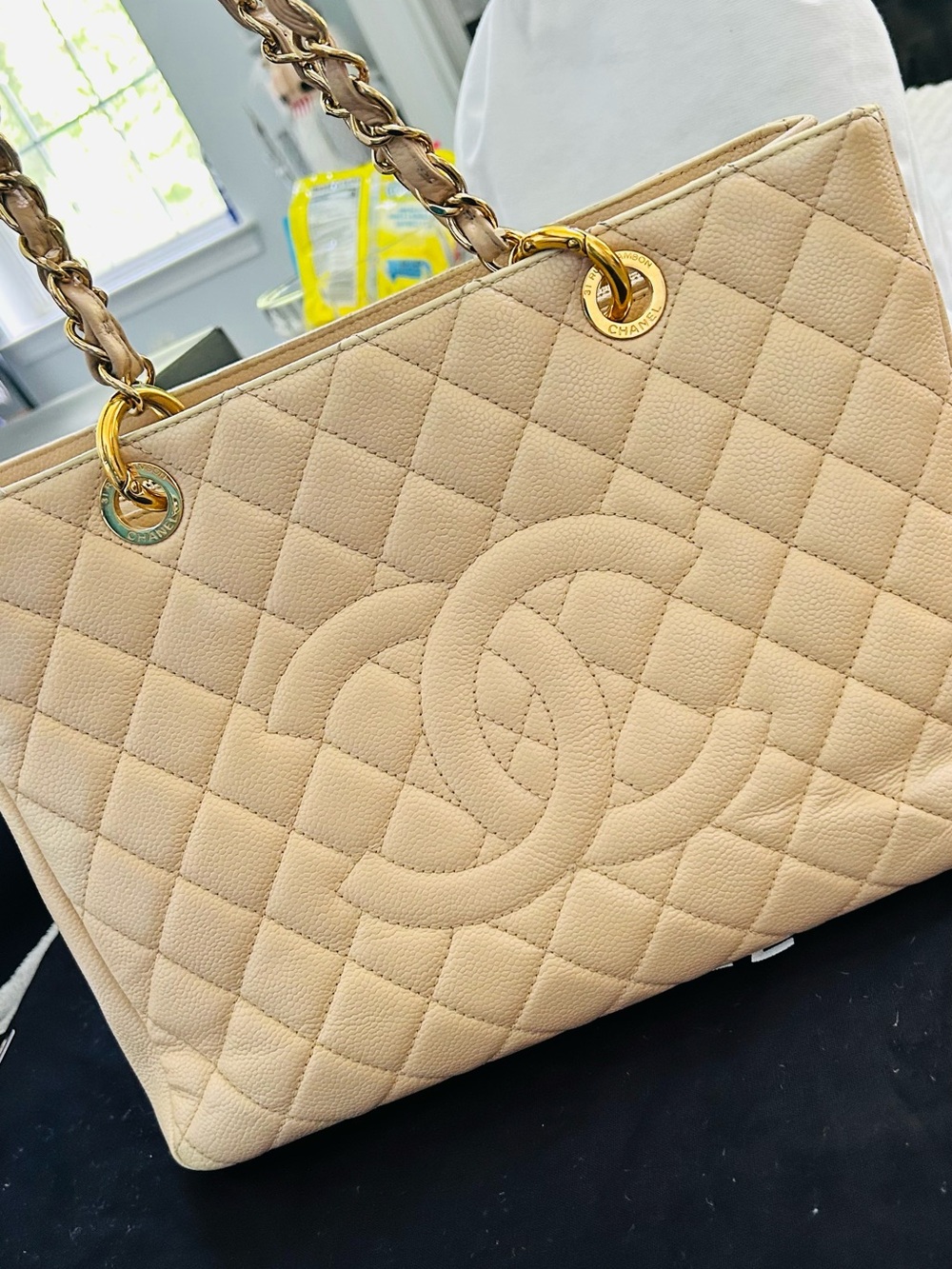 CHANEL Beige Quilted Caviar GST - Picture 3 of 17